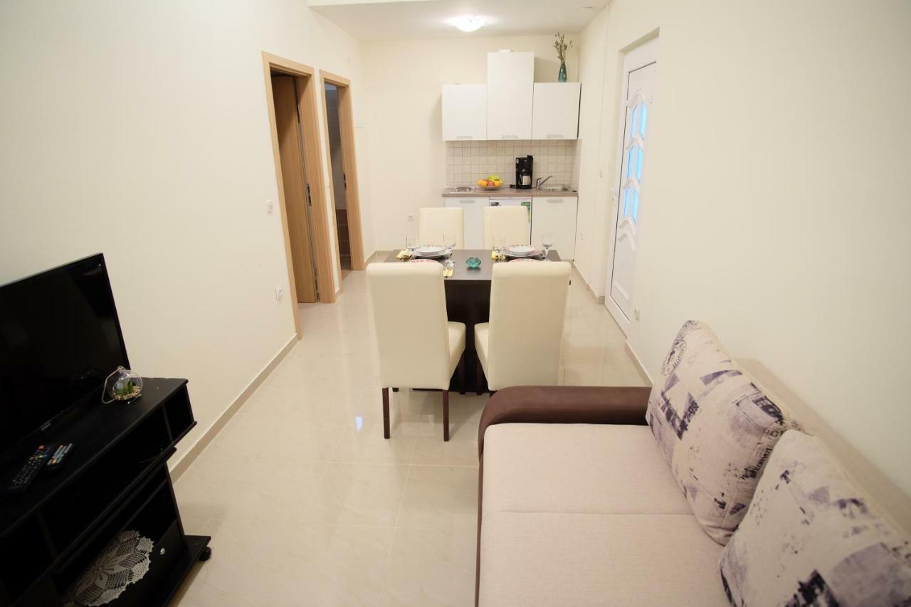 Apartmani Viktorija Vrana  Exterior foto